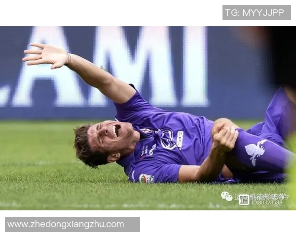 足球巨星赛场受伤瞬间回顾直击拼搏背后的无奈与坚持